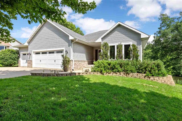 1280 WINCHESTER DR NE, SWISHER, IA 52338 - Image b0fd7aee5047014f5ef467d41ccb86fb/4085069695
