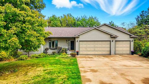 Photo of 830 Colonial Ave., ColumbusJunction, IA 52738 (MLS # 202506884)