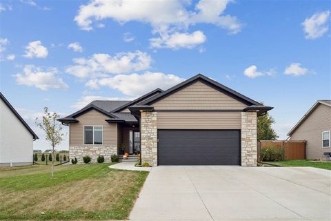 Photo of 700 Windam Dr, IA 52333 (MLS # 202506323)
