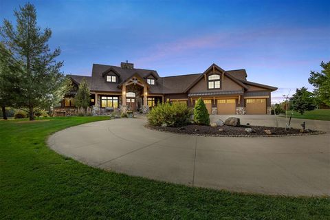 Photo of 1720 Stillwater Pass, CedarRapids, IA 52403 (MLS # 202506989)