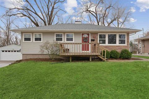 Photo of 717 Whiting Ave, Iowa City, IA 52245 (MLS # 202501858)