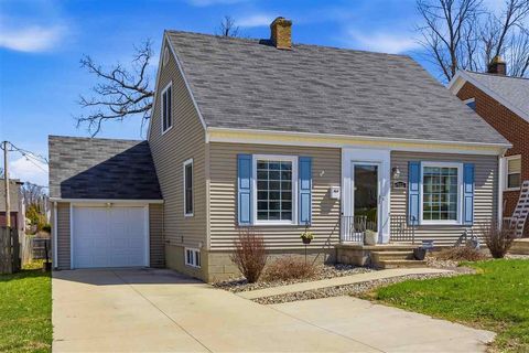 Photo of 512 19th St NE, CedarRapids, IA 52402 (MLS # 202602410)