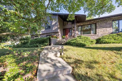 Photo of 1950 Calvin Ave, IA 52246 (MLS # 202506208)