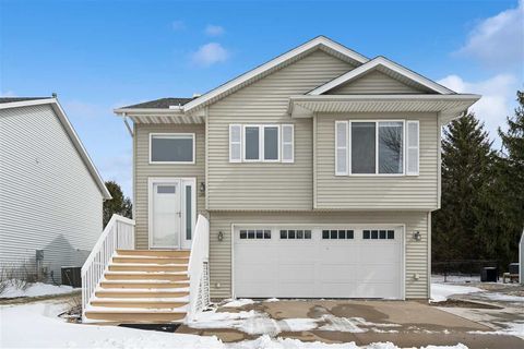 Photo of 1366 Shannon Dr, IowaCity, IA 52246 (MLS # 202601832)