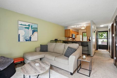 Photo of 325 Samoa Ct, Iowa City, IA 52246 (MLS # 202503551)