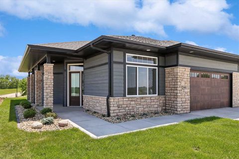Photo of 1903 Country Club Dr, Coralville, IA 52241 (MLS # 202603456)