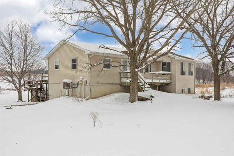 Photo of 1612 Cedar St, Tipton, IA 52772 (MLS # 202507209)