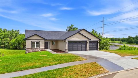 Photo of 892 Silver Ln, IowaCity, IA 52245 (MLS # 202603924)