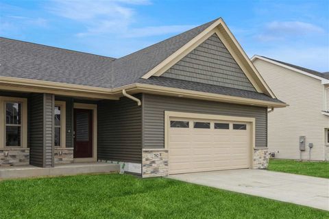Photo of 1015 Highland Trl, Solon, IA 52333 (MLS # 202600107)