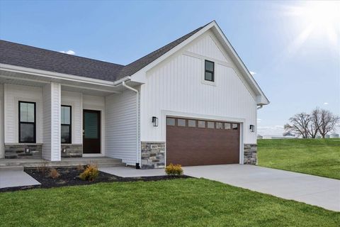 Photo of 1015 Highland Trl, Solon, IA 52333 (MLS # 202600107)