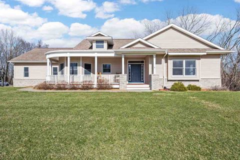 Photo of 4233 Morel Circle NE, Iowa City, IA 52240 (MLS # 202501777)