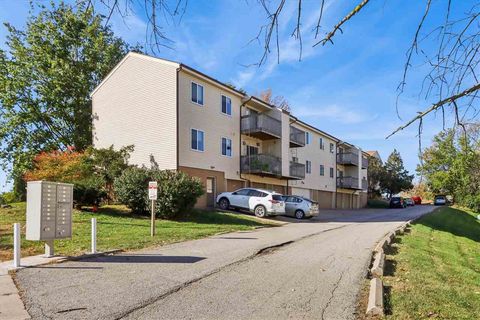 Photo of 403 Westwinds Dr # 461, IowaCity, IA 52246 (MLS # 202601260)