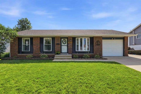 Photo of 213 Hanover Rd SW, CedarRapids, IA 52404 (MLS # 202604408)