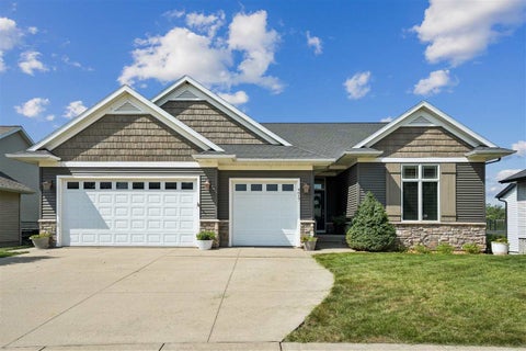 Photo of 4617 Oak Creek Ct NE, CedarRapids, IA 52411 (MLS # 202605195)