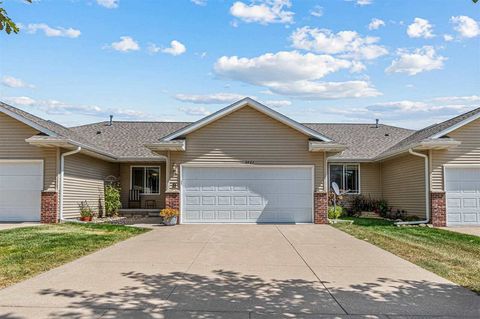 Photo of 3421 Banar Dr SW B #B, CedarRapids, IA 52404 (MLS # 202506937)