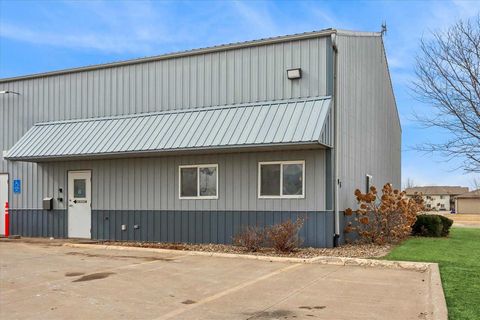 Photo of 995 238th St NE, NorthLiberty, IA 52317 (MLS # 202601275)