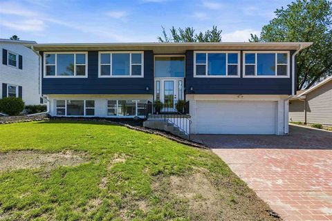 Photo of 1195 McGowan Blvd, Marion, IA 52302 (MLS # 202603052)
