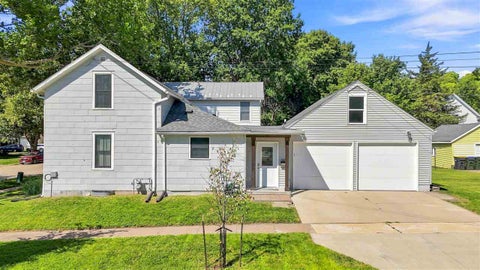 Photo of 516 Fairchild St, IowaCity, IA 52245 (MLS # 202605262)
