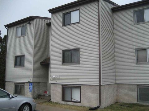 Photo of 2631 Westwinds Dr 3 #3, IowaCity, IA 52246 (MLS # 202600984)