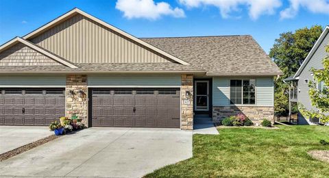 Photo of 627 Hillside Dr, IA 52340 (MLS # 202506088)