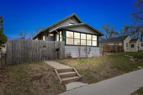 Photo of 849 Center Point Rd NE, Cedar Rapids, IA 52402 (MLS # 202502193)