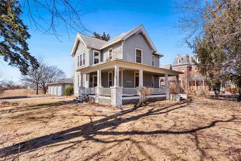 Photo of 1205 S Iowa Ave, Washington, IA 52353 (MLS # 202601390)