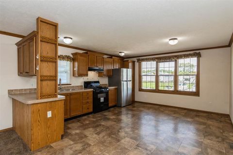Photo of 433 Waterway Dr, Iowa City, IA 52246 (MLS # 202503312)