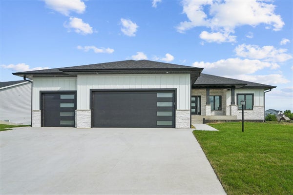 4177 BUCKINGHAM LN, IOWA CITY, IA 52245 - Image bba9a26d9c3a756d93ed8f8e8c4e6b38/3275260445