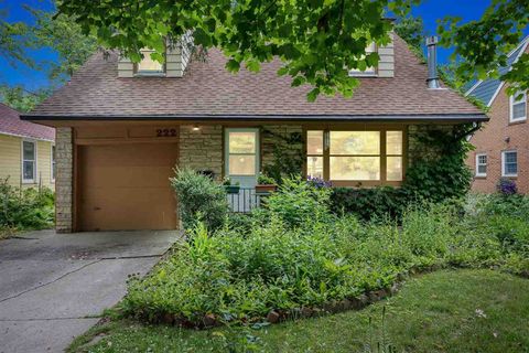 Photo of 222 Fairview Ave, Iowa City, IA 52245 (MLS # 202504441)