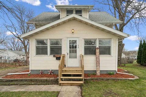 Photo of 314 Main St, CenterPoint, IA 52213 (MLS # 202602145)