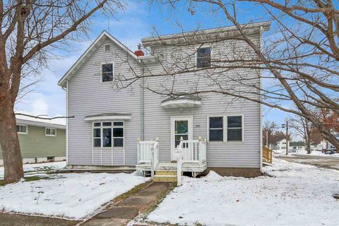 Photo of 300 W Pine Street, Marengo, IA 52301 (MLS # 202507295)