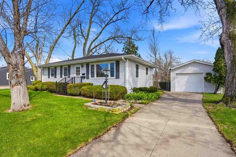 Photo of 1920 Burch Ave NW, CedarRapids, IA 52405 (MLS # 202603616)