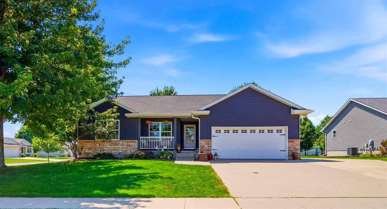 Photo 1 of 45 — 1345 Browning Dr, NorthLiberty, IA 52317