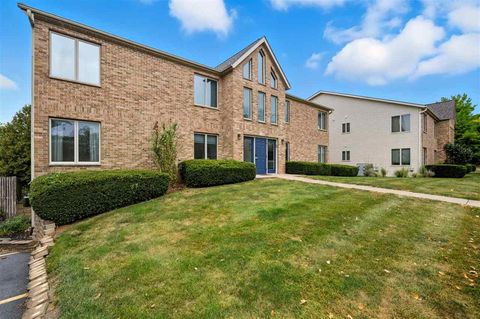 Photo of 1502 1st Ave #2, IA 52241 (MLS # 202506285)