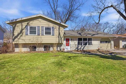 Photo of 3002 Brookside Dr, IowaCity, IA 52245 (MLS # 202601862)