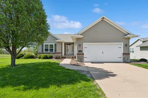 Photo of 5012 SW Hay Field Court, CedarRapids, IA 52404 (MLS # 202603525)