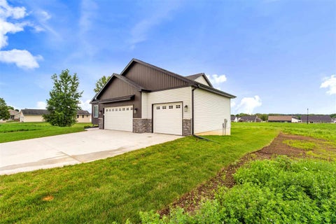 Photo of 803 Irving Drive, Solon, IA 52333 (MLS # 202605421)
