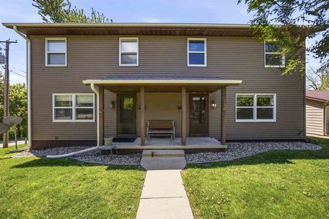 Photo of 350 & 352 3rd Ave, Marion, IA 52302 (MLS # 202603214)