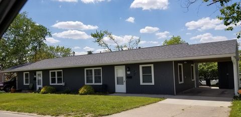 Photo of 310 & 320 4th St, Marion, IA 52302 (MLS # 202507015)