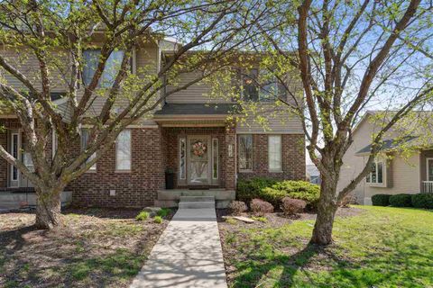 Photo of 162 Broadmoor Ln, Iowa City, IA 52245 (MLS # 202502438)