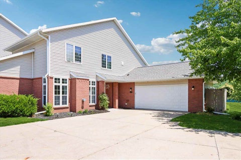 Photo of 42 Pentire Cir, IowaCity, IA 52245 (MLS # 202603633)