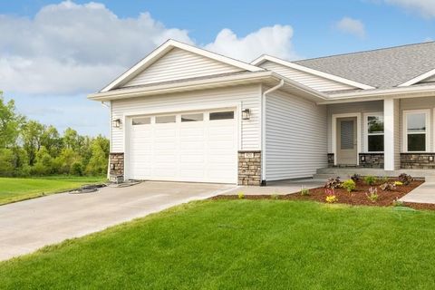 Photo of 1038 Highland Trl, Solon, IA 52333 (MLS # 202600470)