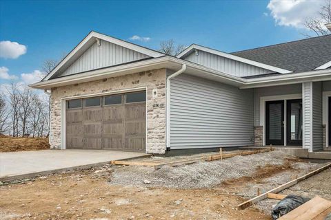 Photo of 1038 Highland Trl, Solon, IA 52333 (MLS # 202600470)