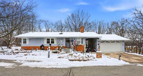 Photo of 1233 Ridge Rd., ColumbusJunction, IA 52738 (MLS # 202507284)