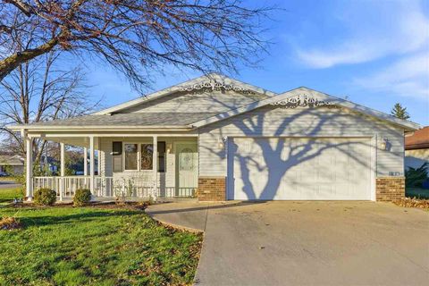 Photo of 944 S 6th Ave, Washington, IA 52353 (MLS # 202507160)