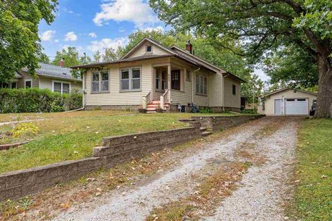 Photo of 603 6th Ave, IA 52241 (MLS # 202505937)
