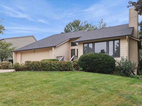 Photo of 2365 Cae Dr, IA 52246 (MLS # 202506043)