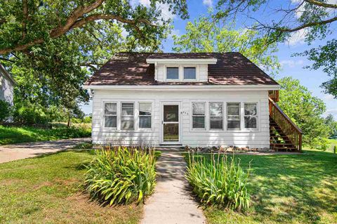 Photo of 440 Roberts Ferry Rd, Tiffin, IA 52340 (MLS # 202507429)