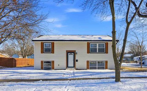 Photo of 504 2nd Ave NW, MtVernon, IA 52314 (MLS # 202601031)
