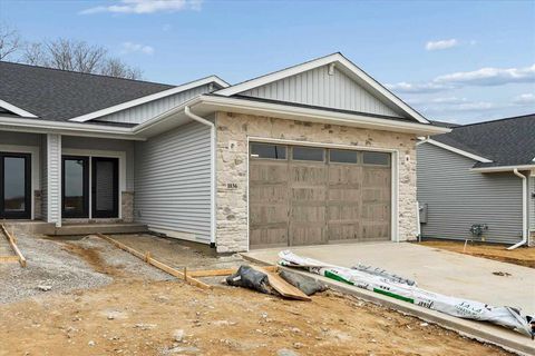 Photo of 1036 Highland Trl, Solon, IA 52333 (MLS # 202600469)